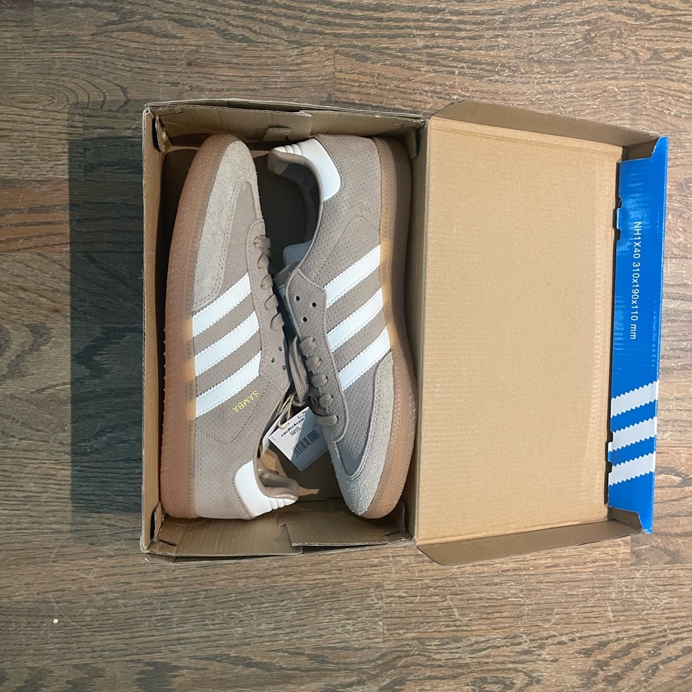 Men’s size 11 Adidas Sambas
